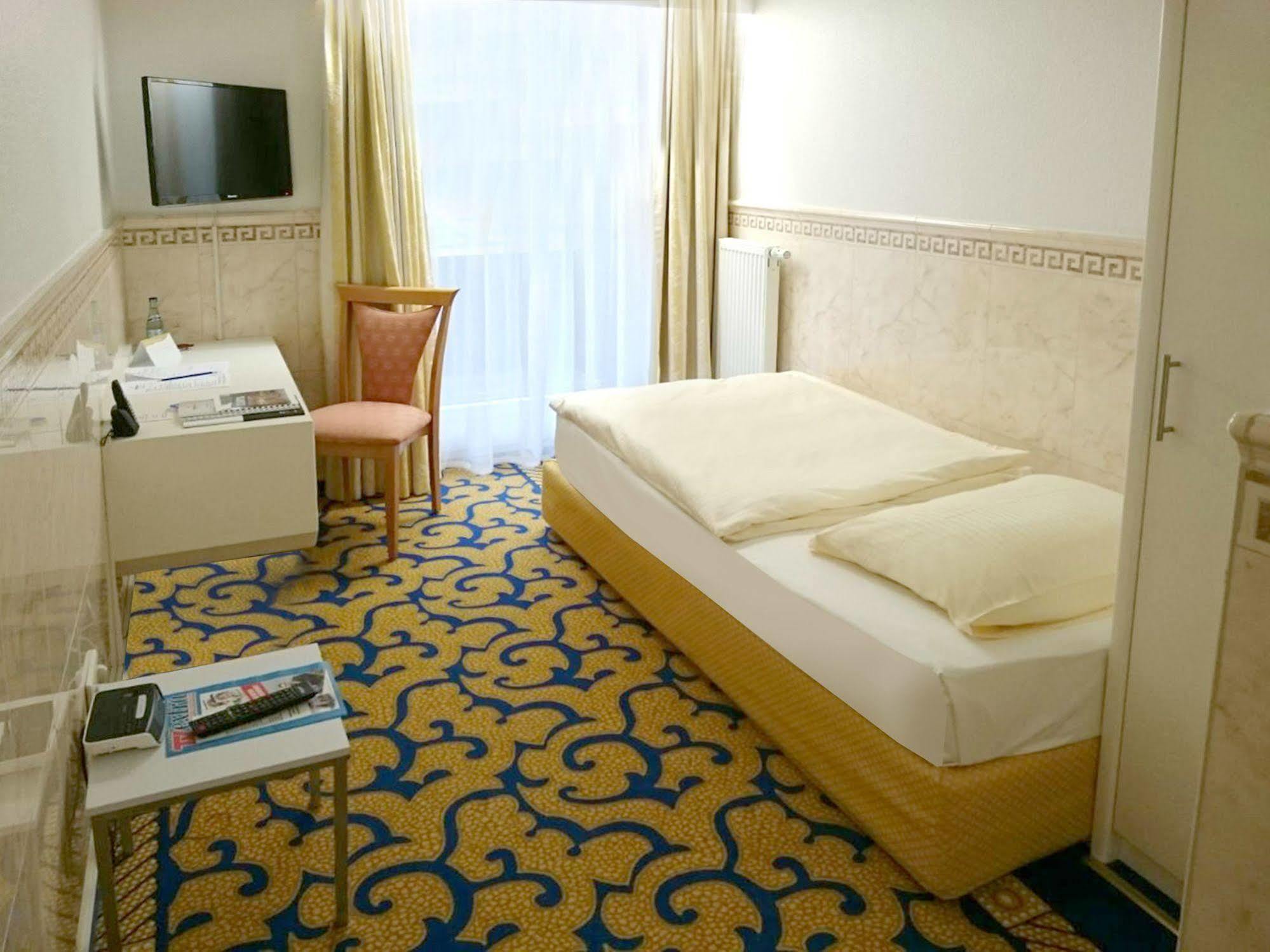 Seehotel Am Tankumsee Isenbuettel ภายนอก รูปภาพ