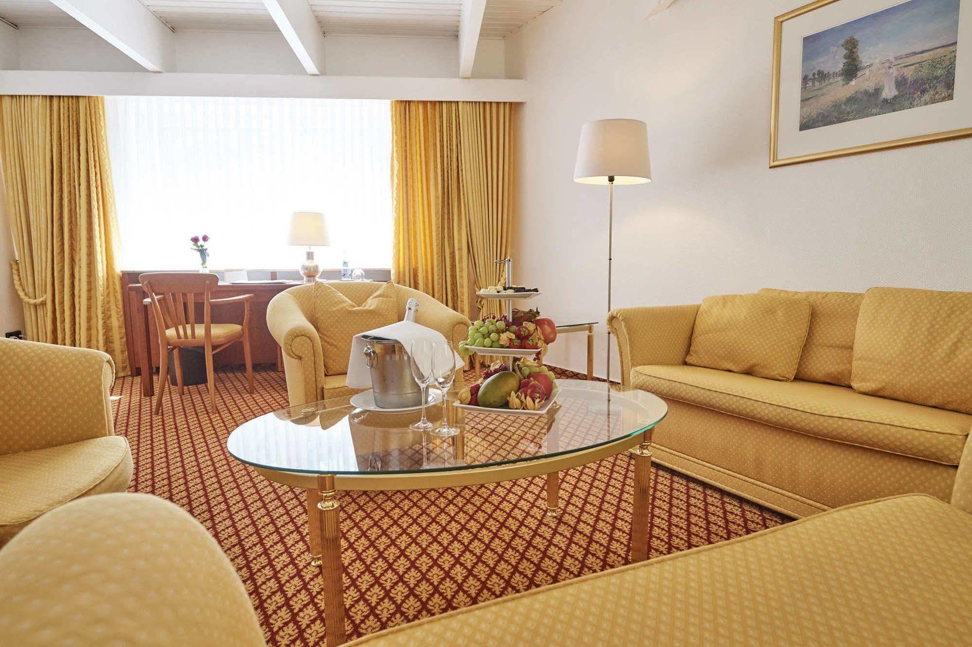Seehotel Am Tankumsee Isenbuettel ภายนอก รูปภาพ