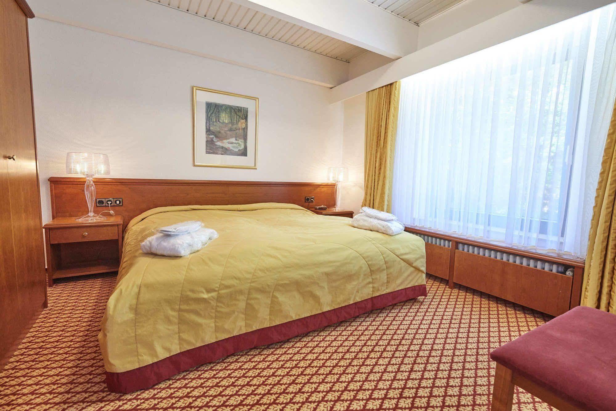 Seehotel Am Tankumsee Isenbuettel ภายนอก รูปภาพ