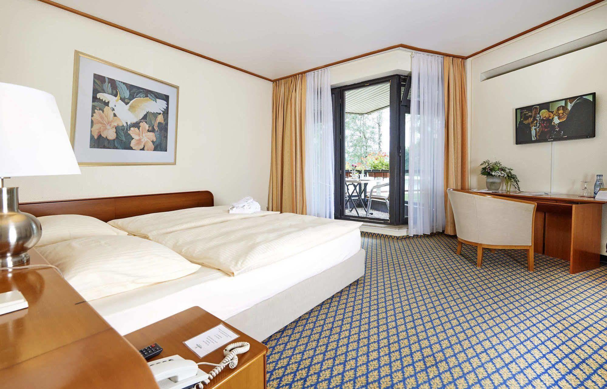 Seehotel Am Tankumsee Isenbuettel ภายนอก รูปภาพ